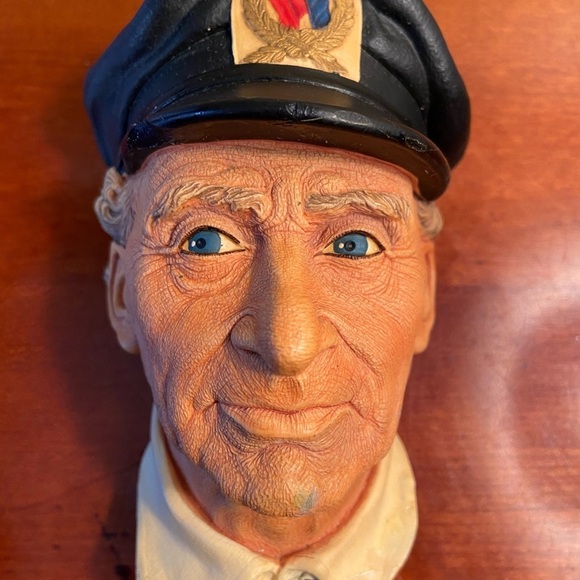 Vintage Bossons Chalk Ware Sea Captain Retired - Picture 2 of 8